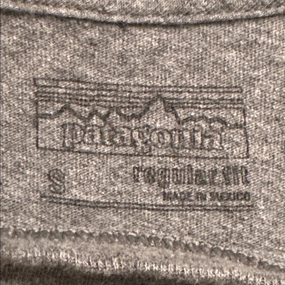 Patagonia P-6 Pocket Logo Responsibili-Tee - Picture 4 of 9